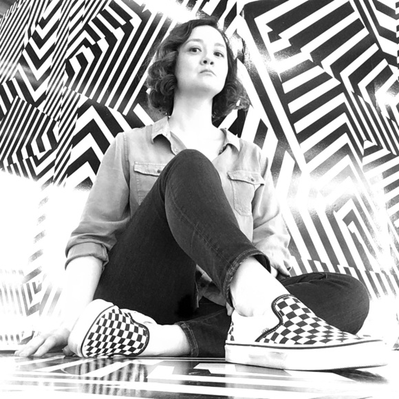 ❣️ABOUT ME❣️ - Picture 2 of 9